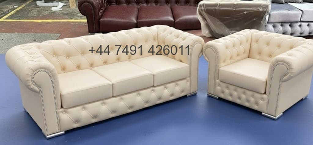 Diamond Tufted Settee